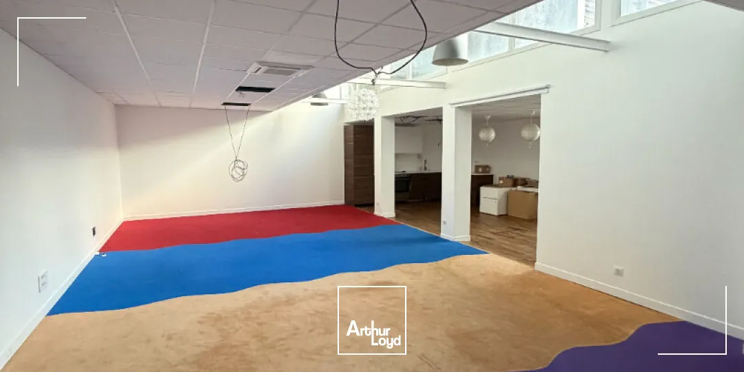 Local commercial refait à neuf - 270 m² - Hyper visibilité - Secteur Carmes