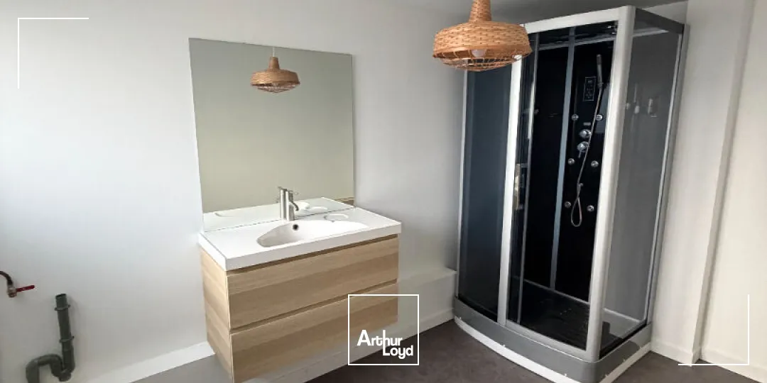 Local commercial refait à neuf - 270 m² - Hyper visibilité - Secteur Carmes