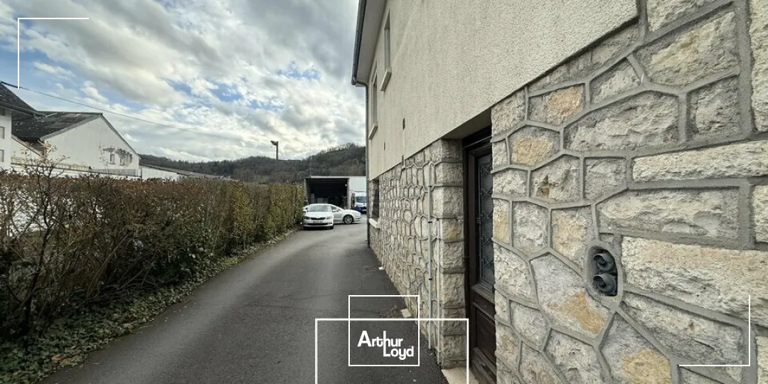 Immeuble / Maison à usage professionnel  170 m²  Terrasson-Lavilledieu