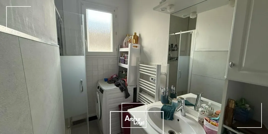 Immeuble / Maison à usage professionnel  170 m²  Terrasson-Lavilledieu