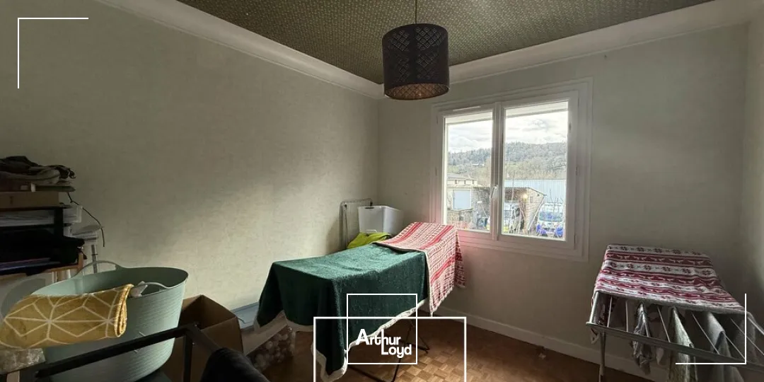 Immeuble / Maison à usage professionnel  170 m²  Terrasson-Lavilledieu