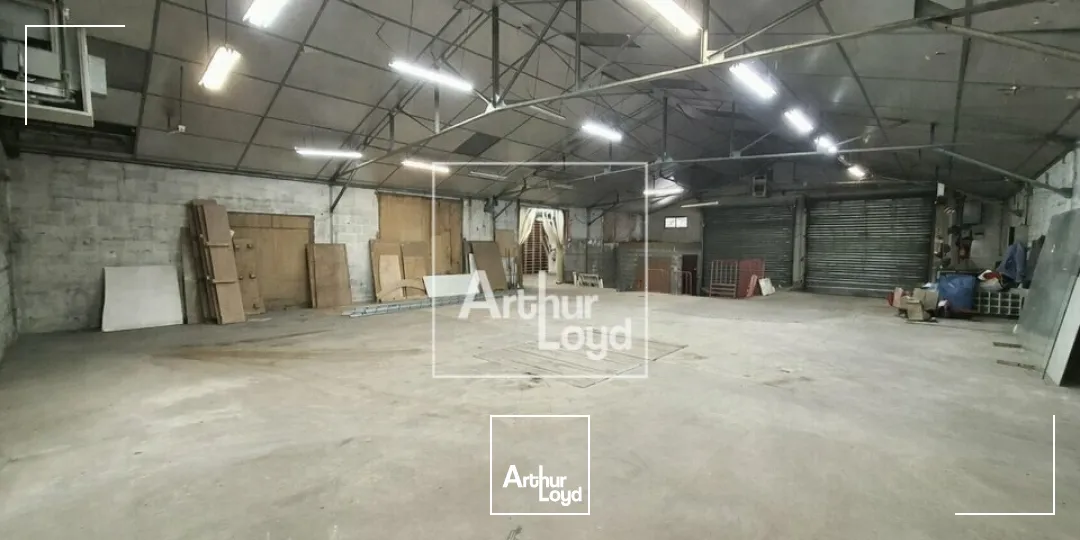 Bâtiment indépendant - rare sur secteur 