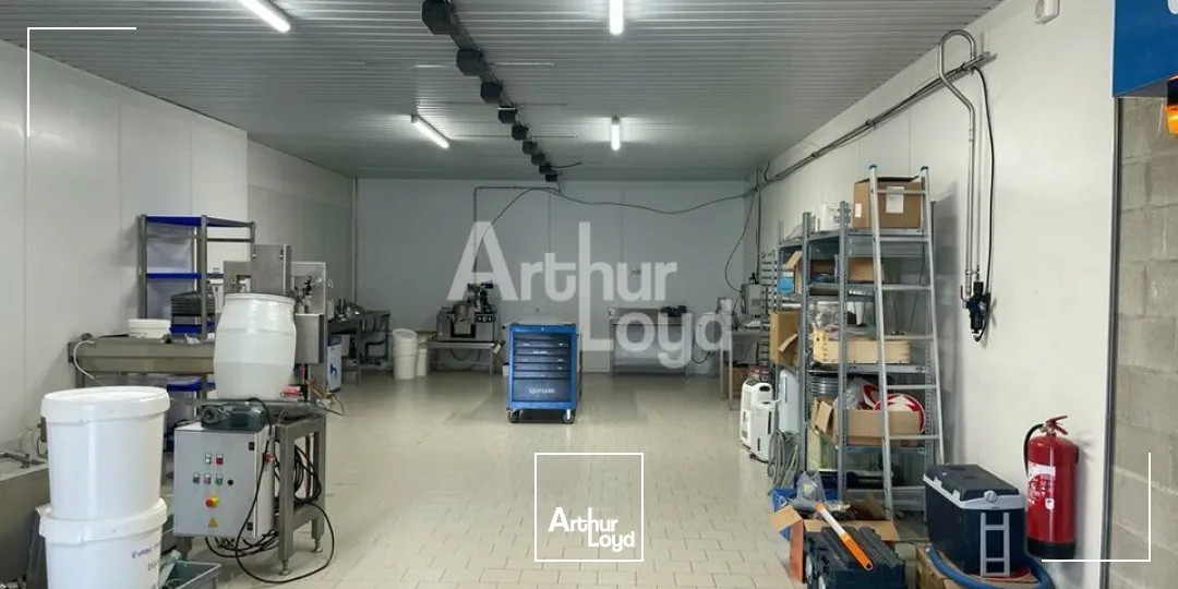 CONTRES - VENTE LOCAL D'ACTIVITE DE 1&nbsp;000 M² - ZONE INDUSTRIELLE