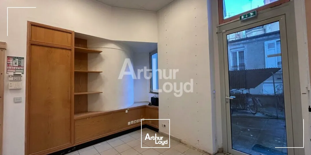 BLOIS - LOCATION LOCAL COMMERCIAL DE 43,82 M² - HYPERCENTRE