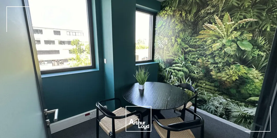 Plateau de bureaux d'environ 275 m2 avec 10 place de parkings - BEZANNES