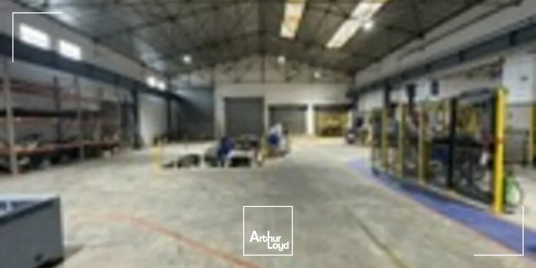 JOUE-LES-TOURS - A VENDRE BATIMENT D'ACTIVITES DE 4&nbsp;230 M² AVEC TERRAIN DE 9&nbsp;130 M²