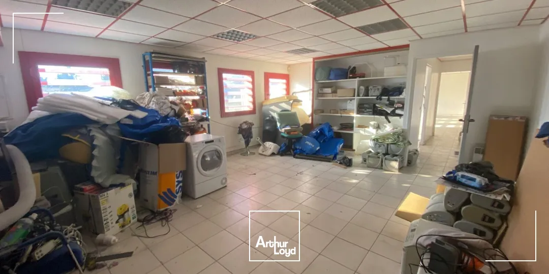 Local d'activités 580m² sur parcelle de 1500m² à louer Lancon-Provence