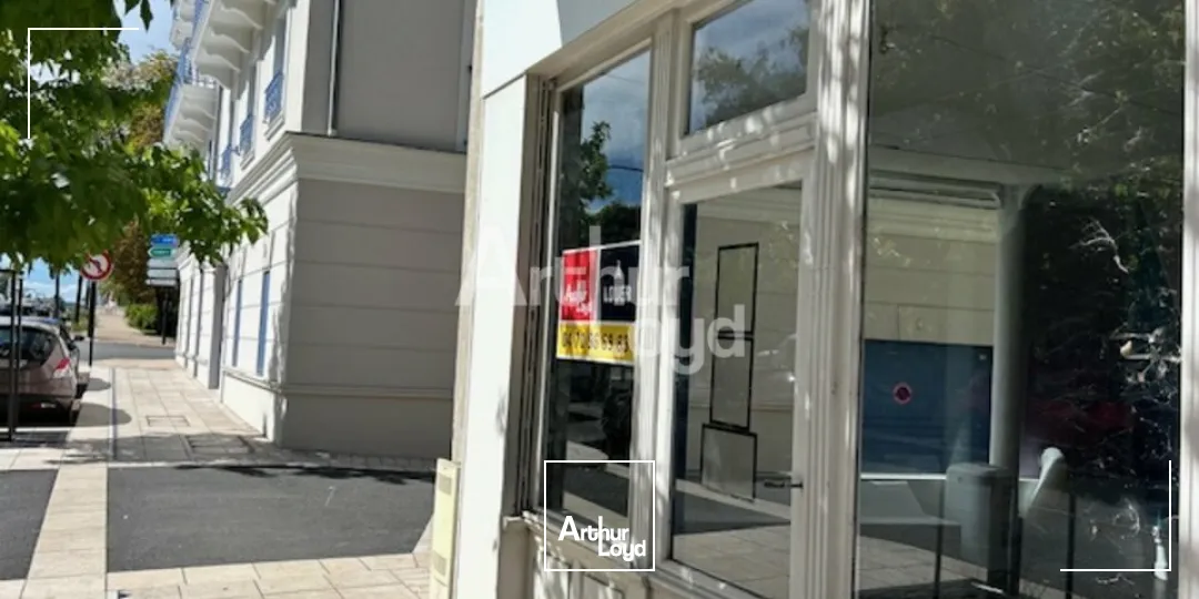 LOCAL COMMERCIAL sur AXE PENETRANT VICHY d'environ 35m2