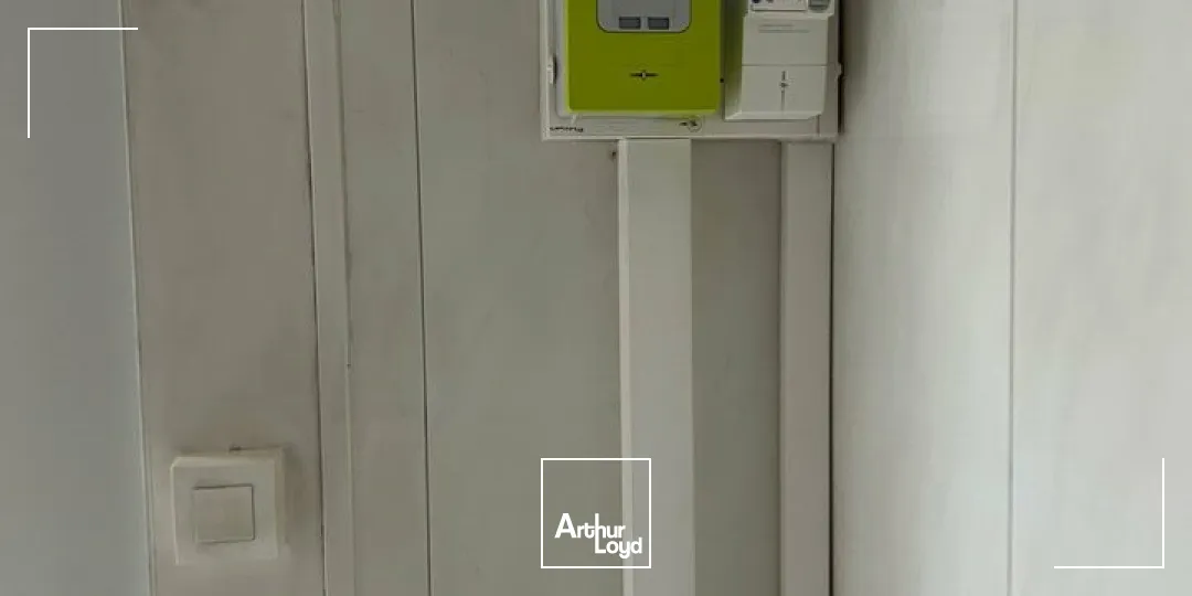 Petite surface en cur de ville - MURS VIDES