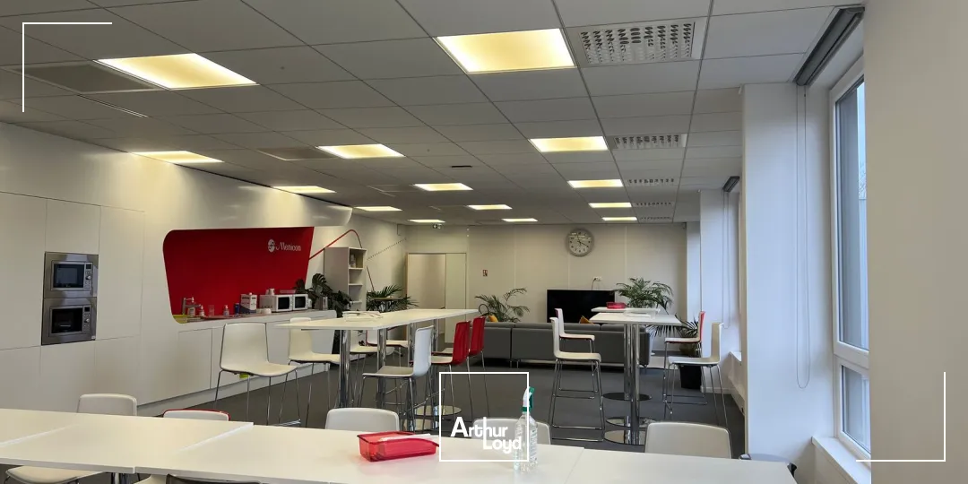 Locaux d'activité à louer à TREMBLAY EN FRANCE 93290