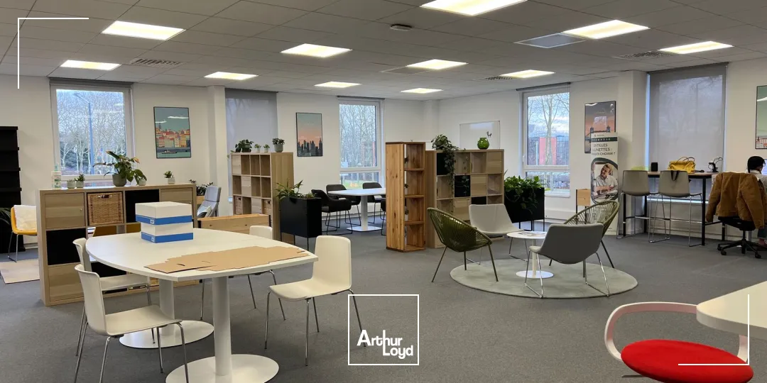 Locaux d'activité à louer à TREMBLAY EN FRANCE 93290