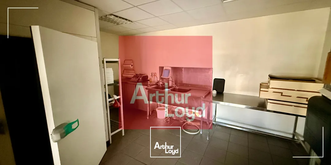 Local commercial fonctionnel 110 m² et belle visibilité