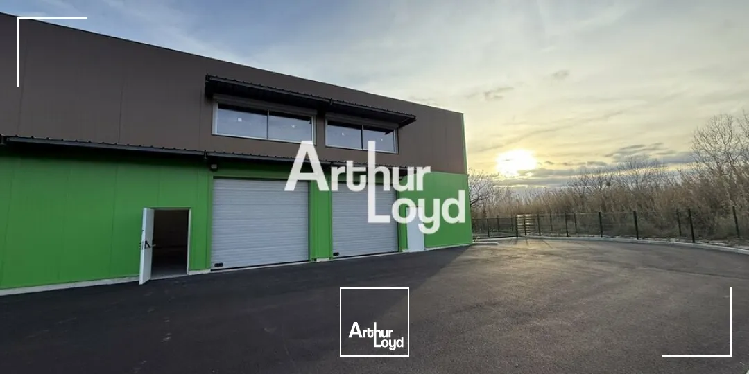 Locaux d'activité & Entrepôts - Vente - LES ARCS - 83460 - 320-700 - 7608439