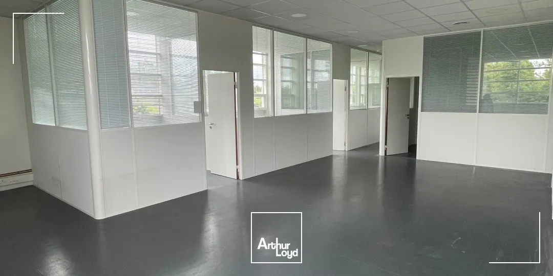 Bureaux - Location - HEUDEBOUVILLE - 27400 - 415-915 - 7608830