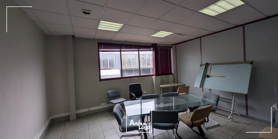 Locaux d'activité & Entrepôts - Location - BUCHELAY - 78200 - 335-670 - 7608960