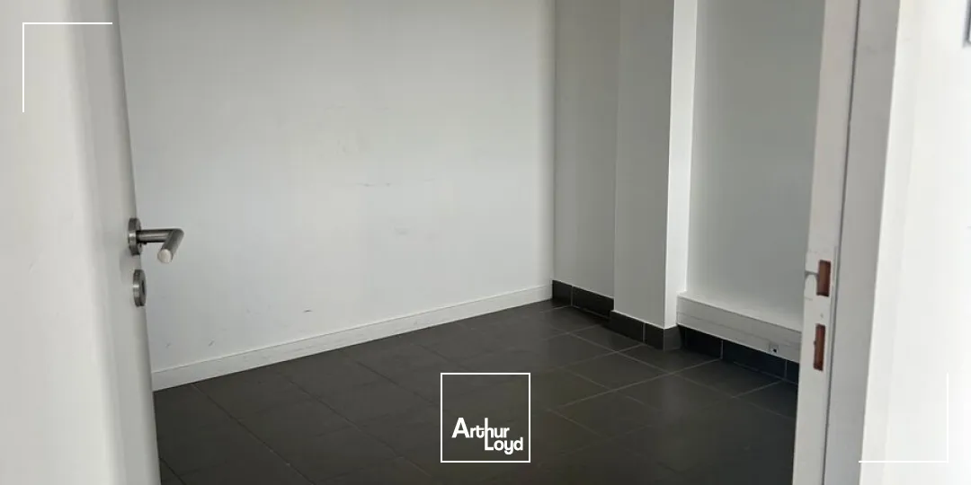 Locaux d'activité & Entrepôts - Location - SAINT ETIENNE DE MONTLUC - 44360 - 315-315 - 7610452