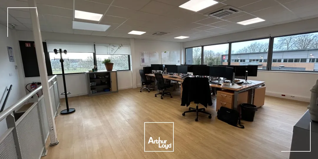 Locaux d'activité & Entrepôts - Location - SAINT ETIENNE DE MONTLUC - 44360 - 315-315 - 7610457