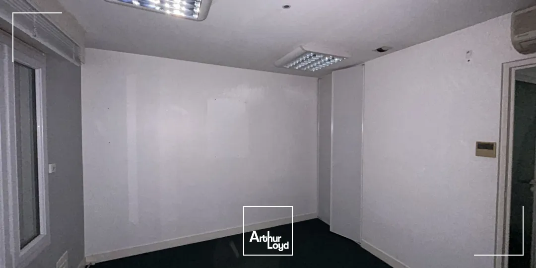 Locaux commerciaux - Location - CAMPBON - 44750 - 69.22-69.22 - 7610466