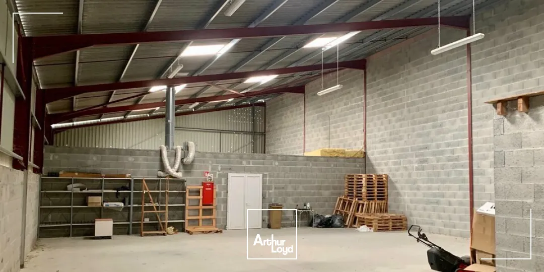 Locaux d'activité & Entrepôts - Vente - CHAZELLES - 16380 - 373-373 - 7611181