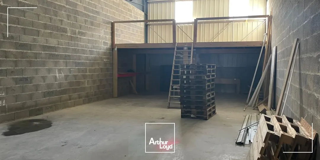 Locaux d'activité & Entrepôts - Location - BRECH - 56400 - 151-151 - 7611231