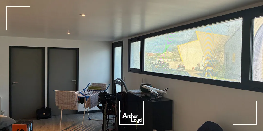 Locaux d'activité & Entrepôts - Location - L'HOUMEAU - 17137 - 110-110 - 7611893