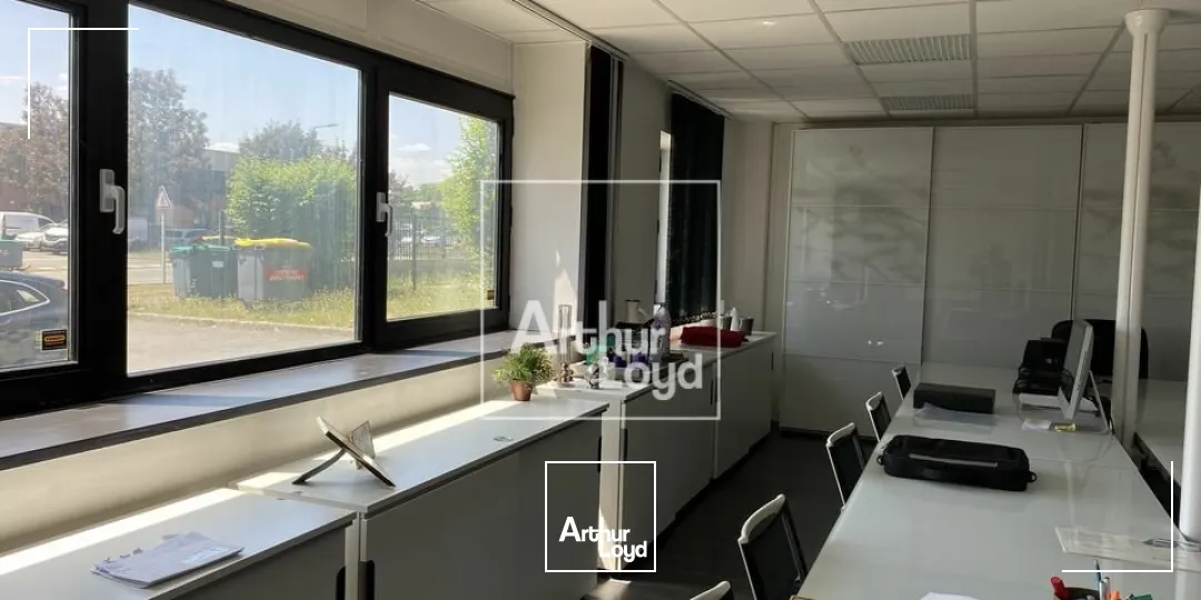 Locaux d'activité & Entrepôts - Location - MOISSY-CRAMAYEL - 77550 - 300-300 - 7613022