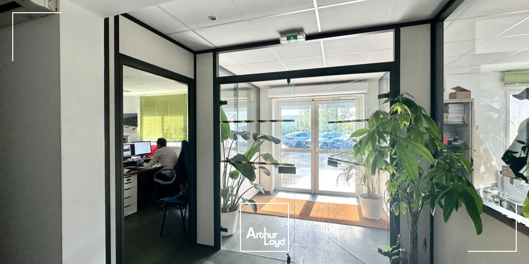 Locaux d'activité & Entrepôts - Location - VELAUX - 13880 - 495-495 - 7613182