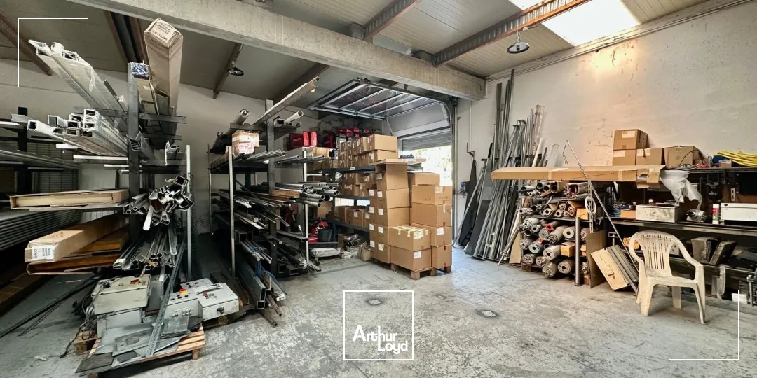 Locaux d'activité & Entrepôts - Location - VELAUX - 13880 - 495-495 - 7613178