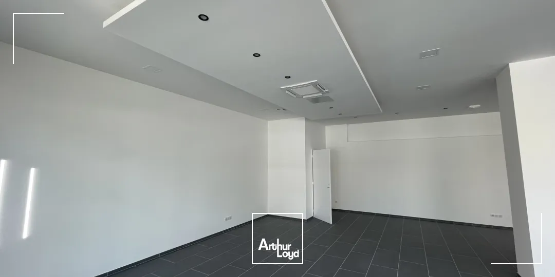 Cellule commerciale de 99m2 dans le centre ville de Saint Sébastien sur Loire.