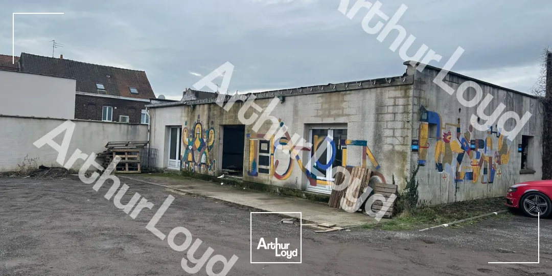 Cellule commerciale livré brut de béton de 375 m² à louer - Emplacement stratégique et forte visibilité