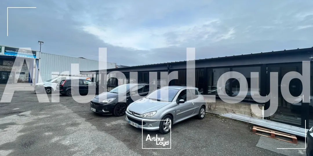 Cellule commerciale livré brut de béton de 375 m² à louer - Emplacement stratégique et forte visibilité