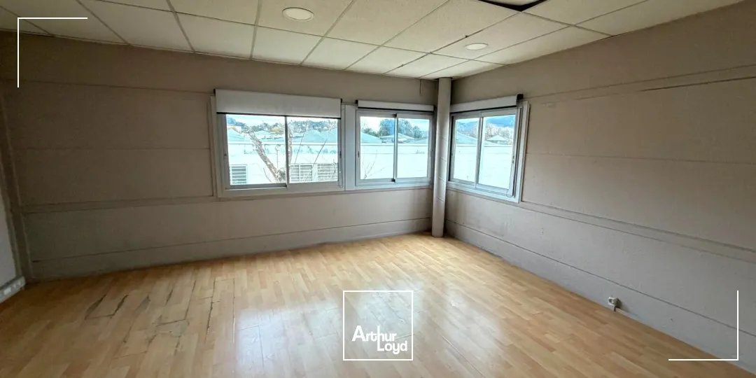 Locaux d'activité & Entrepôts - Location - MARSEILLE - 13011 - 695.75-1452 - 7613566