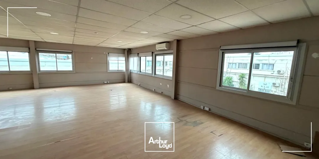 Locaux d'activité & Entrepôts - Location - MARSEILLE - 13011 - 695.75-1452 - 7613572