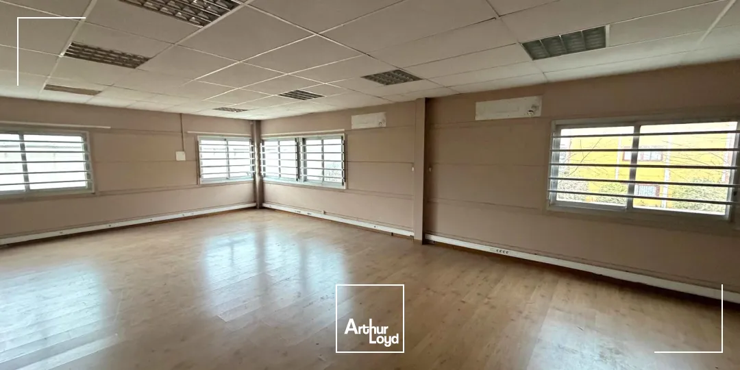 Locaux d'activité & Entrepôts - Location - MARSEILLE - 13011 - 695.75-1452 - 7613567