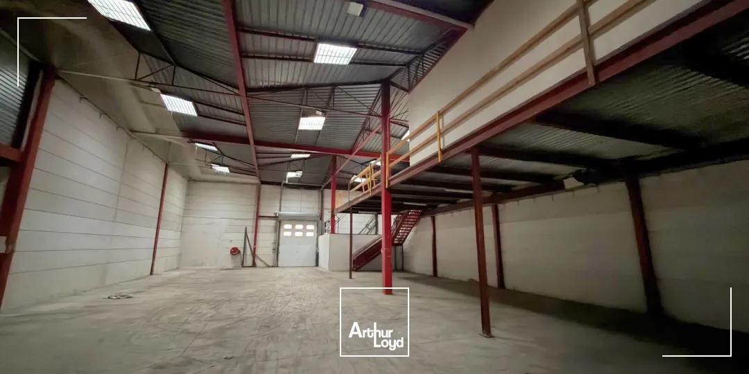 Locaux d'activité & Entrepôts - Location - MARSEILLE - 13011 - 695.75-1452 - 7613570