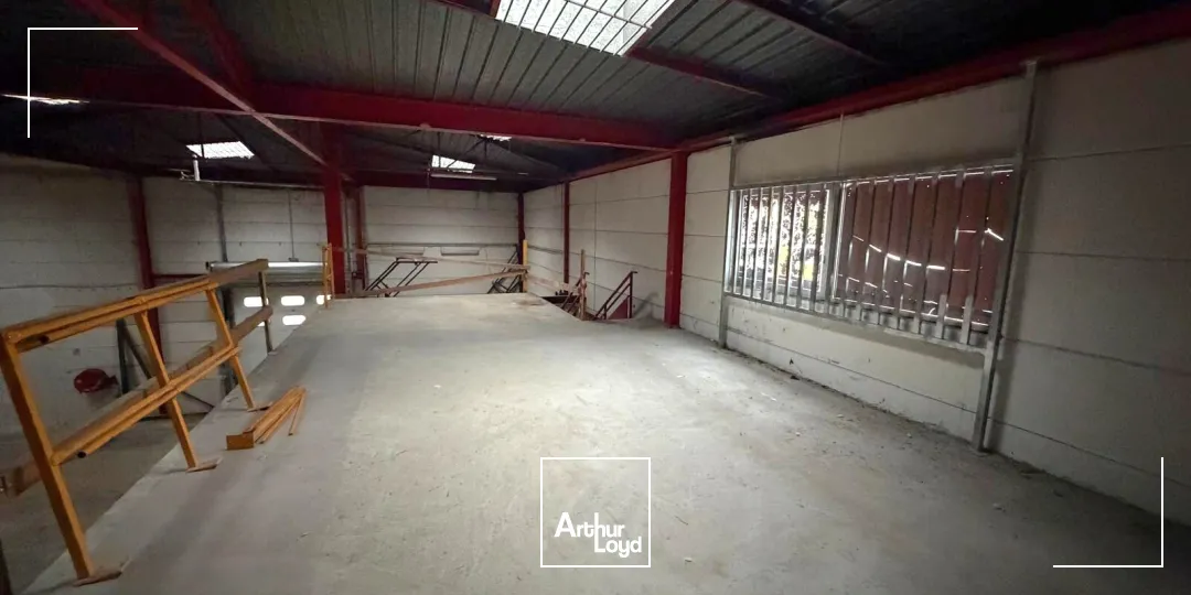 Locaux d'activité & Entrepôts - Location - MARSEILLE - 13011 - 695.75-1452 - 7613565