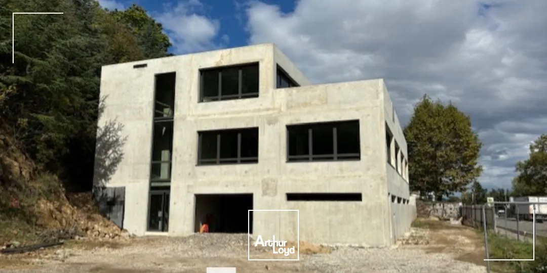 A LOUER - Bâtiment d'activités - ORLIENAS