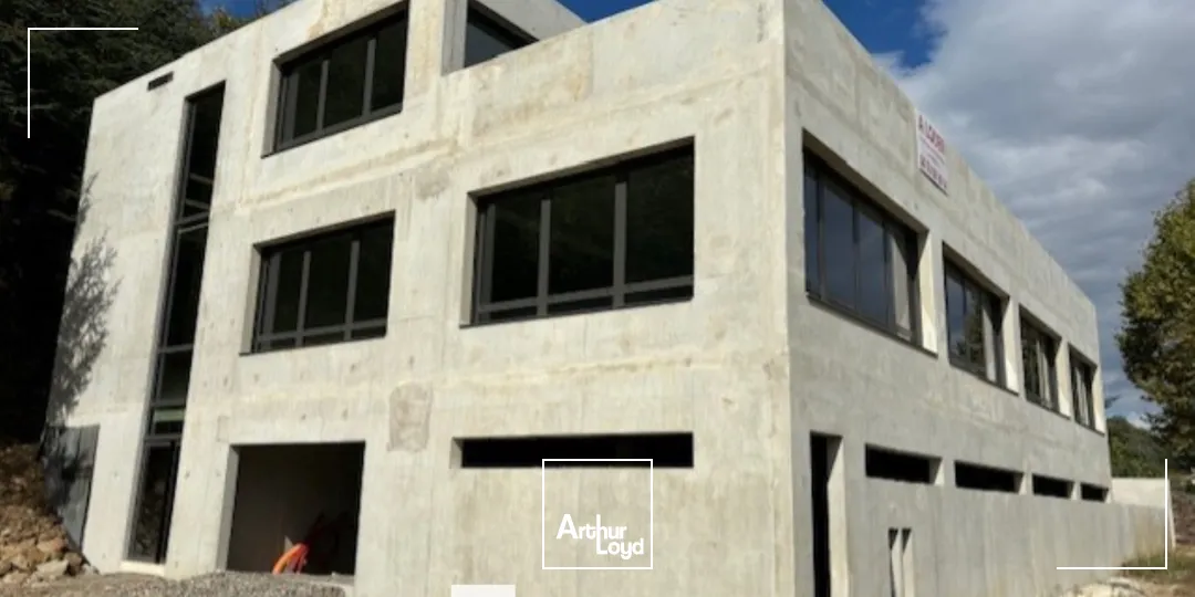 A LOUER - Bâtiment d'activités - ORLIENAS