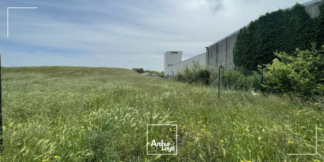 À VENDRE - Terrain avec excellente visibilité - Secteur ZI Périgord / Le Pontet Nord (Avignon)