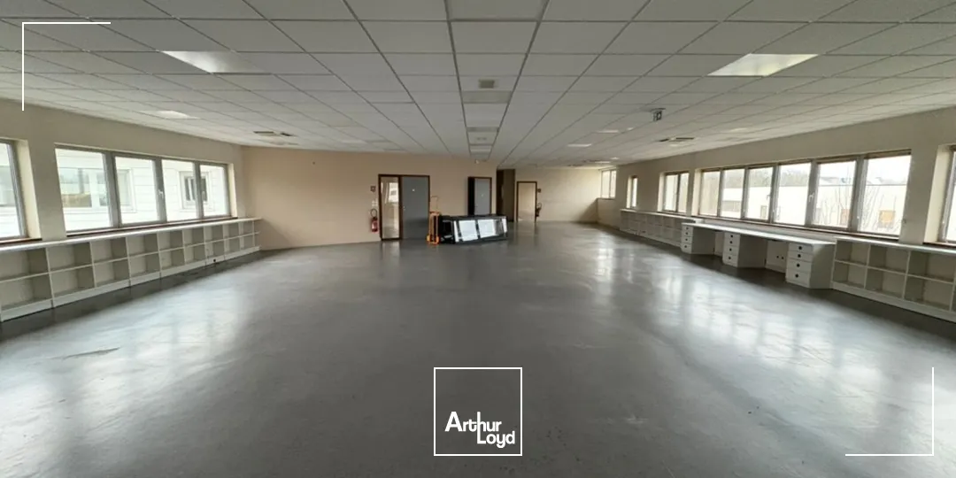 A LOUER BUREAUX 488 M2 AGNETZ