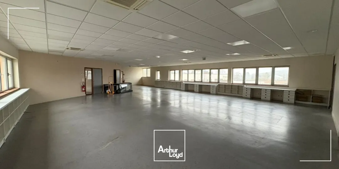 A LOUER BUREAUX 488 M2 AGNETZ