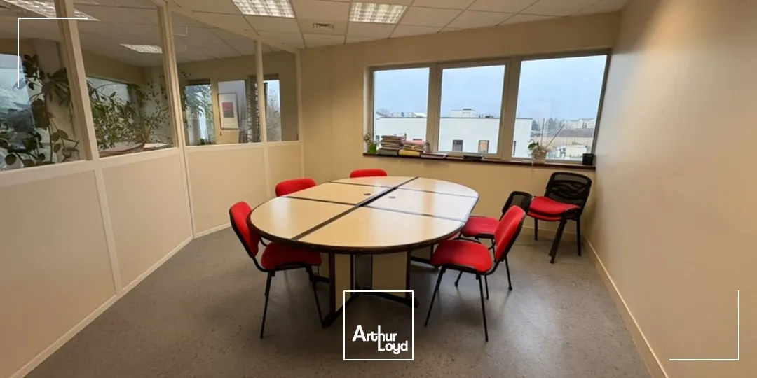 A LOUER BUREAUX 488 M2 AGNETZ
