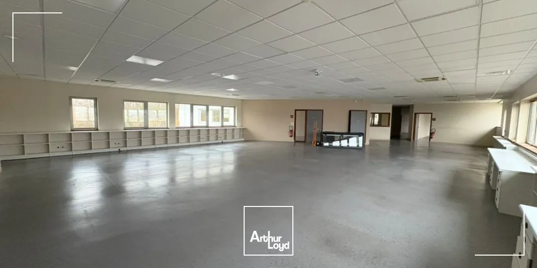 A LOUER BUREAUX 488 M2 AGNETZ