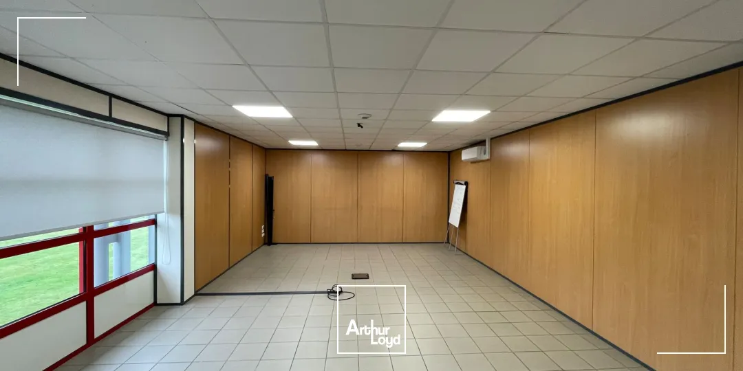 A LOUER - BUREAUX 900 M2 - LONGUEIL SAINTE MARIE (60) ENTRÉE AUTOROUTE A1