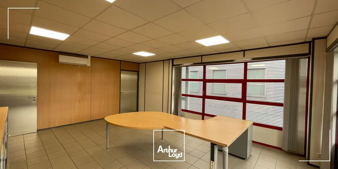 A LOUER - BUREAUX 900 M2 - LONGUEIL SAINTE MARIE (60) ENTRÉE AUTOROUTE A1