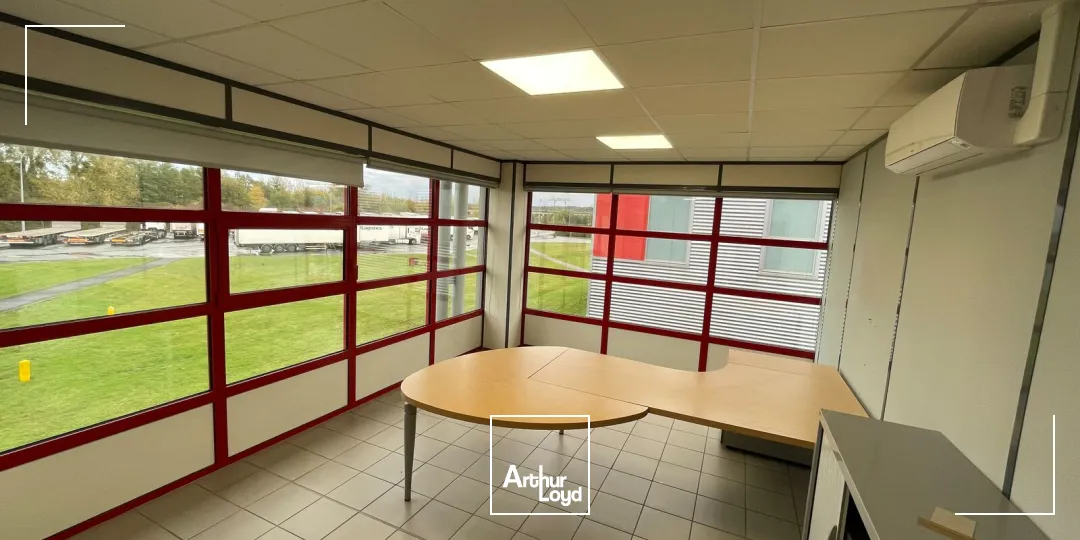 A LOUER - BUREAUX 900 M2 - LONGUEIL SAINTE MARIE (60) ENTRÉE AUTOROUTE A1
