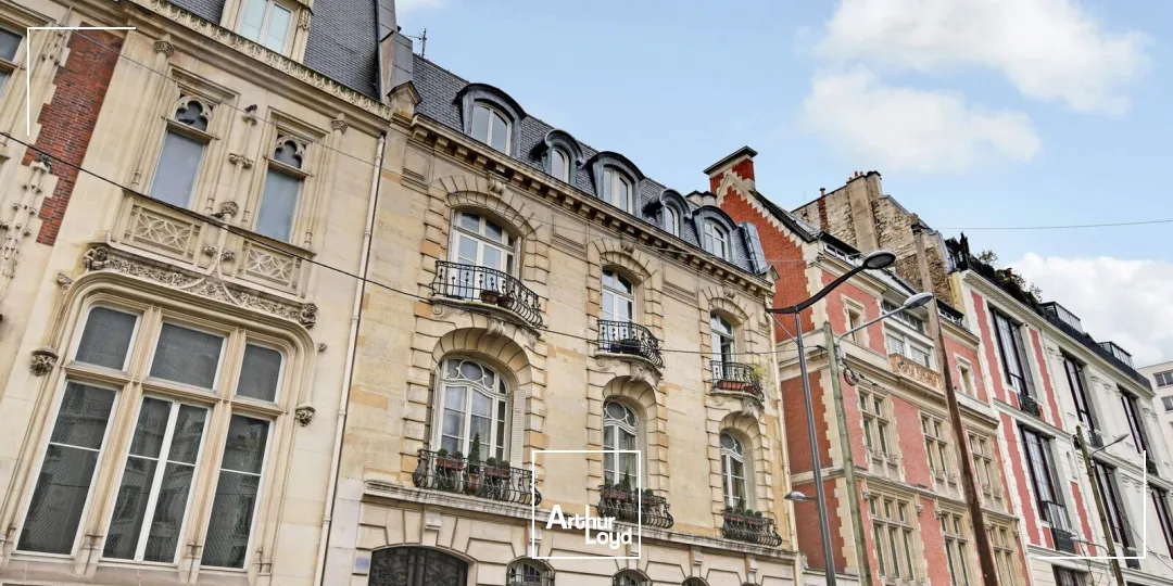 Bureaux à louer à PARIS 75017
