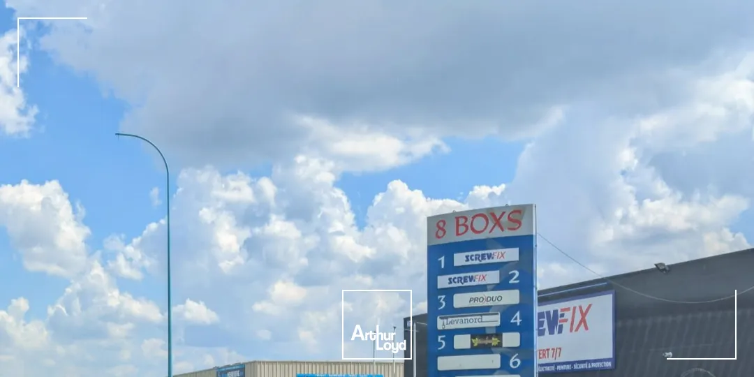 Location local commercial avec parking surface 189 m2 Trith-Saint-Léger