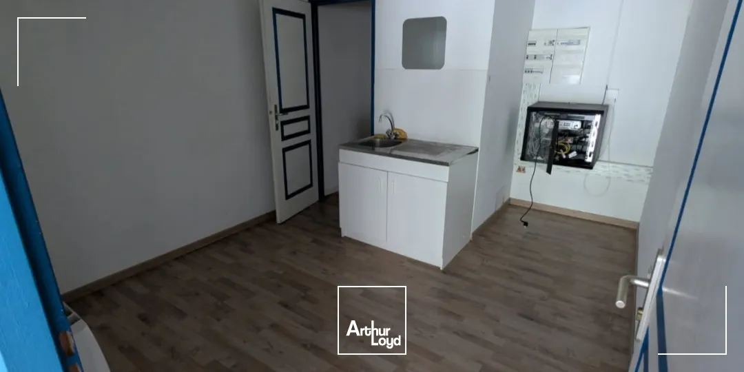 Location local commercial avec parking surface 189 m2 Trith-Saint-Léger