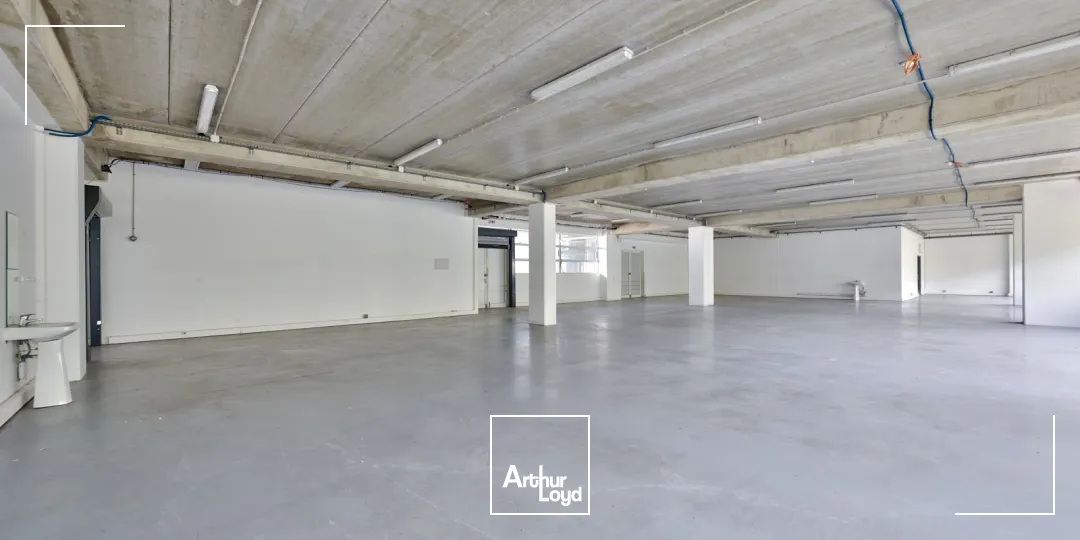 Locaux d'activité & Entrepôts - Location - PARIS - 75015 - 245.34-4186.68 - 7614418